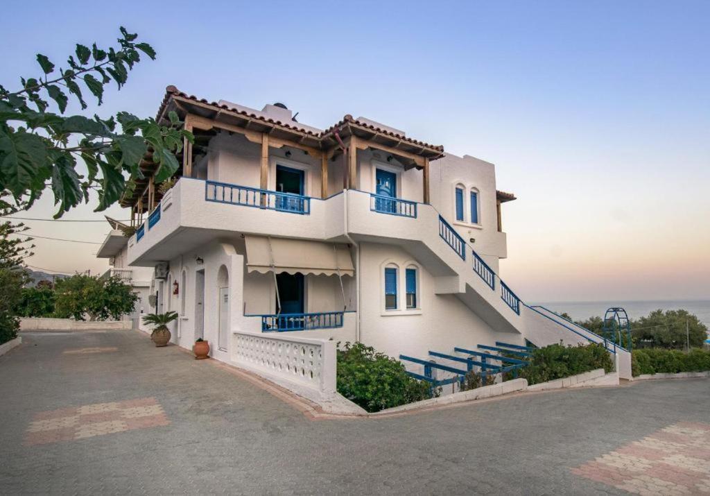 Creta Sky Apartment Achlia Exterior photo